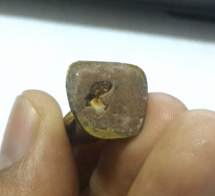 คุณแม่บุญเรือน โตงบุญเติม รูปหล่อลอยองค์โลหะเก่า ใต้ฐานมีมวลสารปฐวีธาตุ ของคุณแม่ สวยเดิมๆ