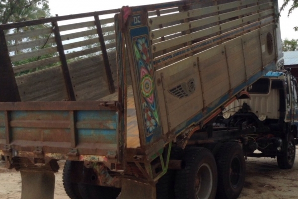 ขาย HINO 3M สองเพลาดั๊ม กระบะเนียม รถเดิมๆ