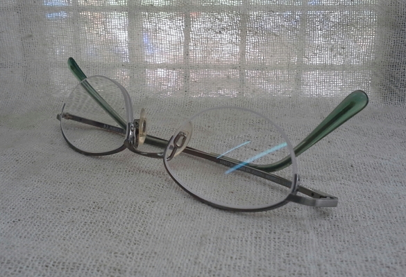 แว่นสายตายาวไททาเนียมบริสุทธิ์  Charmant made in Japan