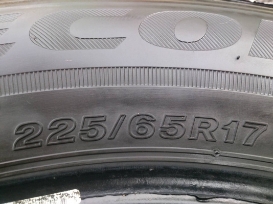 ขายยาง บริดสโตน อีโคเปีย 225/65R17 ยางสัปดาห์ที่06 ปี15 ดอกยางหนาสดนิ่มไม่ร้าวไม่แตกลายไม่มีปะสวยๆ จำนวน 1 ชุด