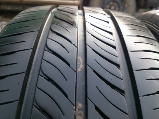 ขายยาง DUNLOP  205/55R16 ยางสัปดาห์ที่29ปี15 ดอกยางสดหนาเต็มเท่ากันไม่แตกลายไม่ร้าวไม่กินข้างไม่มีปะ สวยๆ  จำนวน 1 ชุด