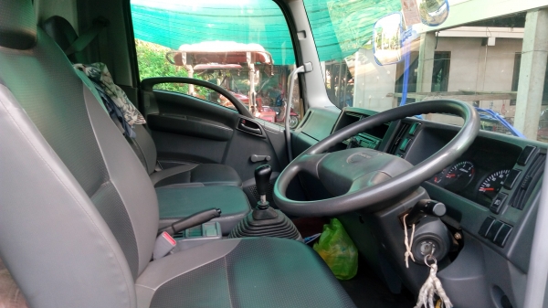 ขาย ครับดั้ม ISUZU 190 hp.  ปี 55 สภาพเหมือนใหม่ 086 254 2689