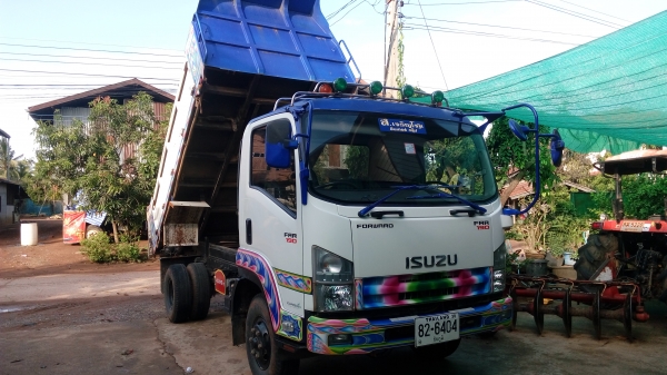 ขาย ครับดั้ม ISUZU 190 hp.  ปี 55 สภาพเหมือนใหม่ 086 254 2689
