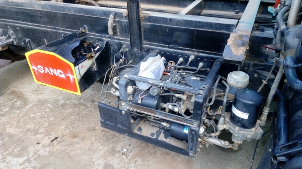 ขาย ครับดั้ม ISUZU 190 hp.  ปี 55 สภาพเหมือนใหม่ 086 254 2689