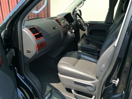 volk caravelle 2.0TDi ดีเซล สีดำ