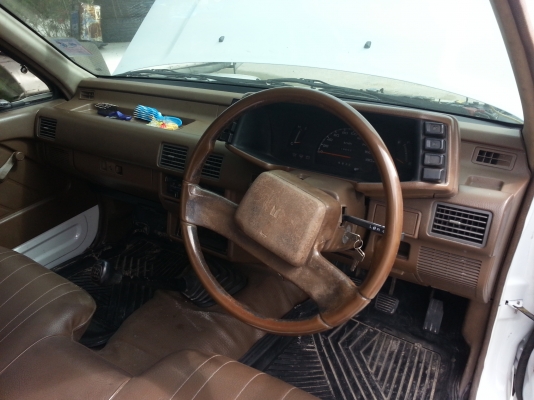 Isuzu มังกร ช่วงสั้น 4 ขอ