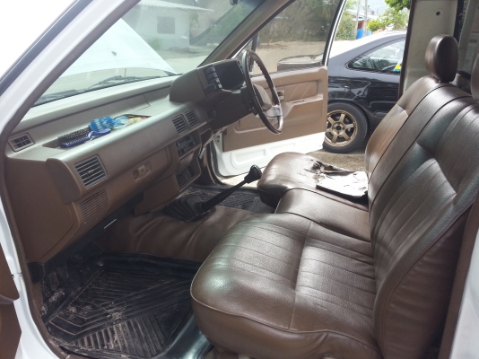 Isuzu มังกร ช่วงสั้น 4 ขอ