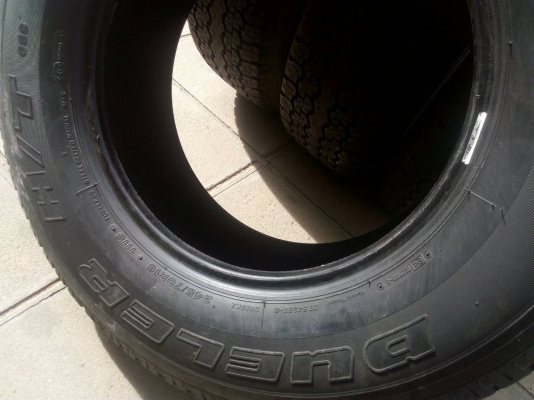 245/70R16 BRIDGESTONE DUELER H/T 689 ยางสวย เนื้อดี ชุด 4 เส้น tel.081-4273941 ไอดีไลน์ 0814273941 245/70R16 BRIDGESTONE DUELER H/T 689 ยางสวย เนื้อดี ชุด 4 เส้น tel.081-4273941 ไอดีไลน์ 0814273941