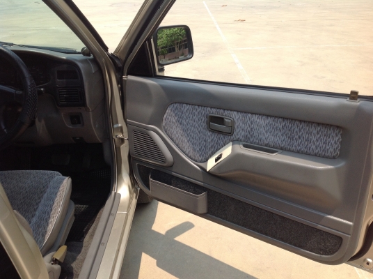 ดราก้อนอาย เกียออโต้ ดีเซล2,800cc รถสวยพร้อมใช้งาน