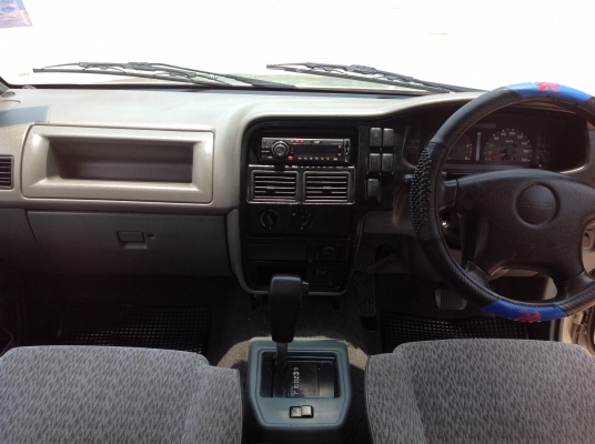 ดราก้อนอาย เกียออโต้ ดีเซล2,800cc รถสวยพร้อมใช้งาน