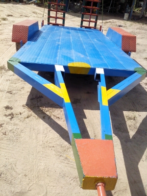 รถลากรถเกี่ยว รถลากรถเกี่ยว