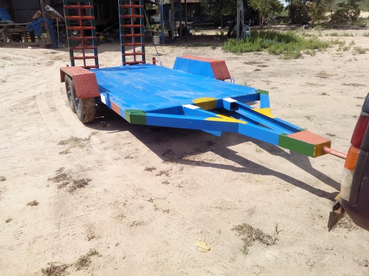 รถลากรถเกี่ยว รถลากรถเกี่ยว