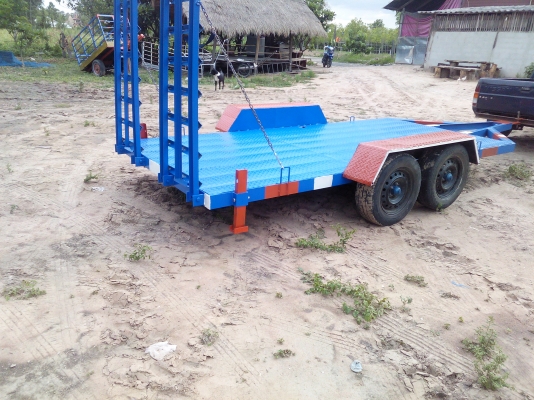 รถลากรถเกี่ยว รถลากรถเกี่ยว