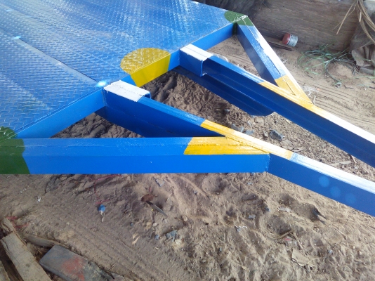 รถลากรถเกี่ยว รถลากรถเกี่ยว