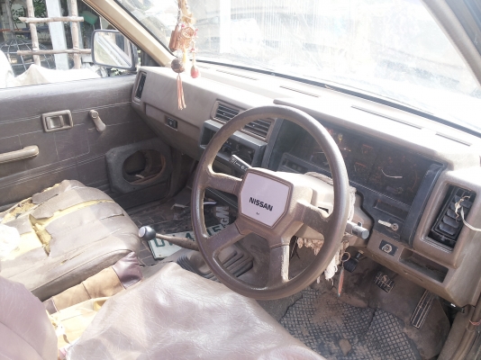 รถนิสสันปึ 32 พร้อม แชชชีสวยมาก ยางดี เครื่องดี พร้อมชุดโอน
