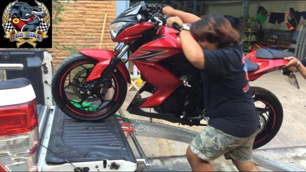 บันไดอลูมิเนียมสำหรับนำมอเตอร์ไซค์ขึ้นรถกระบะเพื่อขนย้าย เพียง 2,500บ. ปลีก-ส่ง บันไดอลูมิเนียมสำหรับนำมอเตอร์ไซค์ขึ้นรถกระบะเพื่อขนย้าย เพียง 2,500บ. ปลีก-ส่ง