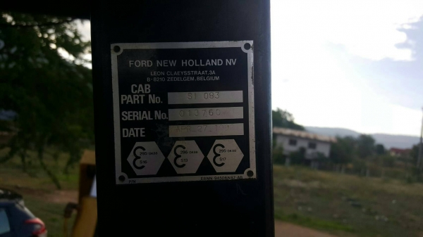 รถตักหน้าหลังขุด Ford New Holland รถตักหน้าหลังขุด Ford New Holland