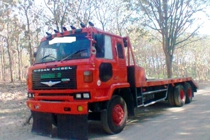 ขายด่วน..รถสิบล้อ NISSAN UD สภาพใหม่ทั้งคัน รถสวย ใส่รถแบคโฮ KOMATSU PC200 ได้ดี พร้อมใช้ มีทะเบียนครบ.