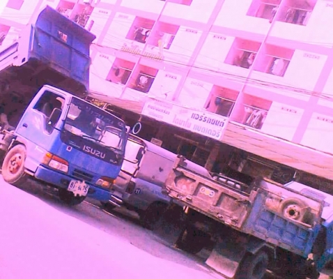 ขายด่วน 6 ล้อดั้มเล็ก ISUZU NKR 110**จัดให้แพ็คคู่**