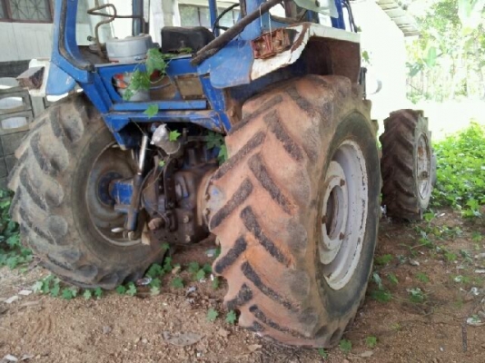 รถไถFORD 7610 2เพลา พร้อมใช้ สภาพดี รถไถFORD 7610 2เพลา พร้อมใช้ สภาพดี