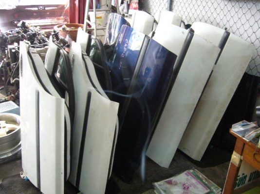 ขายประตูเซ็ทสี่บาน civic ตาโต มีสามชุด