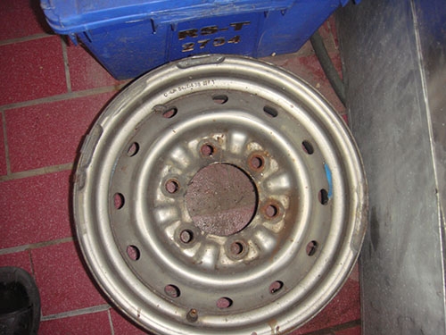 ขายกระทะล้อเหล็ก เดิมติดรถ ฟรอนเทียร์มีสามวงวงละ 300บาท