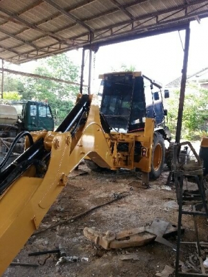 ฝากขายตักหน้าขุดหลัง 424 D 2 เพลา คันที่ 2 รถทำสีใหม่ สภาพใช้งานได้เลย มีเอกสารครบ สนใจโทร 087-2976734