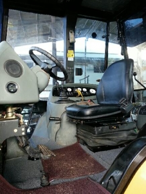 ฝากขายตักหน้าขุดหลัง 424 D 2 เพลา คันที่ 2 รถทำสีใหม่ สภาพใช้งานได้เลย มีเอกสารครบ สนใจโทร 087-2976734