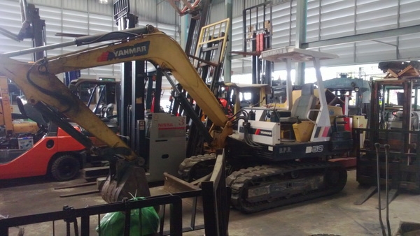 ฝากขายครับ แบคโฮ YANMA pc 50 รถนอกนำเข้าสภาพสวยๆ