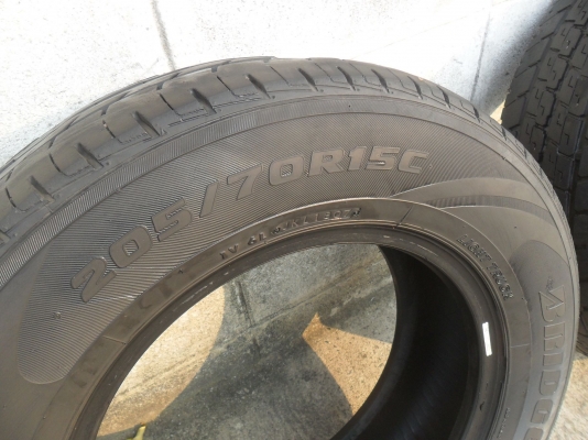 ยาง 205/70R15 สวยๆ 1 คู่