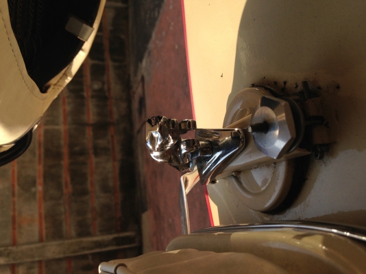 ขายของสะสมหายากสักชิ้น โลโก้จาร์กัวติดรถคลาสสิก ราคา1100บาทพร้อมส่งครับ ขายของสะสมหายากสักชิ้น โลโก้จาร์กัวติดรถคลาสสิก ราคา1100บาทพร้อมส่งครับ