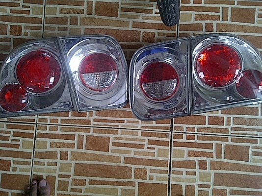 ชายไฟท้ายพร้อมทับทิมแต่งไฟโดนัทของซีวิคปี96ซีวิคตาโตทั้งหมด4ชิ้น แค่1500บาท