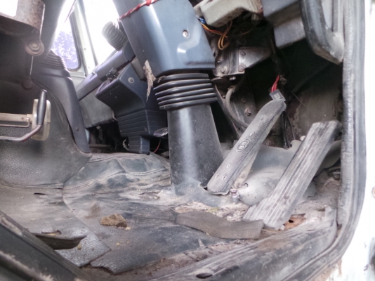 ISUZU FXZ240 หัวเดิม เครื่องเปลี่ยน คัซซีสวย ไม่เคยเกิดอุบัติเหตุค่ะ ISUZU FXZ240 หัวเดิม เครื่องเปลี่ยน คัซซีสวย ไม่เคยเกิดอุบัติเหตุค่ะ