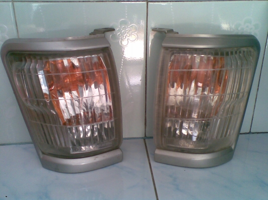 ขาย ไฟมุม toyota  ไทเกอร์