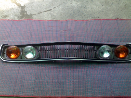 ขายไฟหน้ารถคลาสสิค/กระจังหน้าช้างเหยียบ