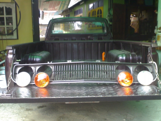 ขายไฟหน้ารถคลาสสิค/กระจังหน้าช้างเหยียบ
