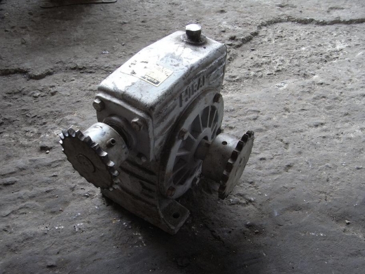 ขายชุดทดเกียร์ 30 ต่อ 1 รอบ สภาพดี พร้อมใช้งาน ขายชุดทดเกียร์ 30 ต่อ 1 รอบ สภาพดี พร้อมใช้งาน