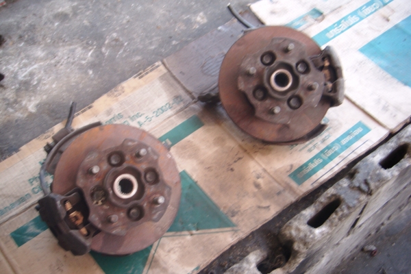 ขายชุดดุมล้อหน้า mira ช้าย ขวา พร้อมชุดยุ่น ยังไม่เคยใช้ในไทย