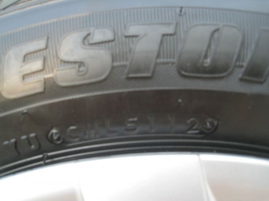 ขายกะทะล้อ suzuki swift 15" 4/100 +ฝาครอบ+ยางปี52/12(081-3747940)