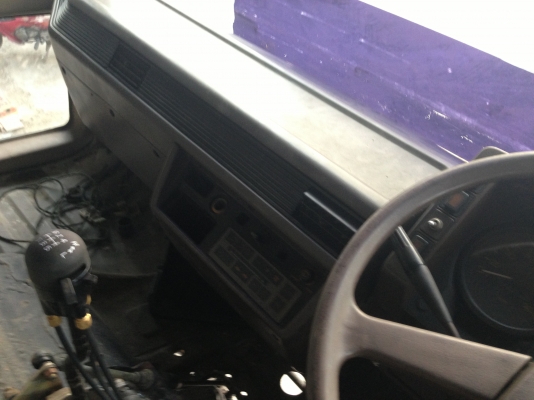 ขายสิบล้อ FUSO FN-527 เครื่อง 6D16  เก่านอกก นำเข้า สองเพลา 10 speed  รถเช็คใหม่ ประกอบใหม่ทั้งคัน แชสซีเดิมๆ สวยมาก ไม่มีผุ ระบบไฟ ระบบลม เดินใหม่ทั้งคัน ภายในสะอาดอุปกรณ์ครบ เครื่องเกียร์ช่วงล่างดีมาก เอกสารเล่มทะเบียนพร้อมโอน