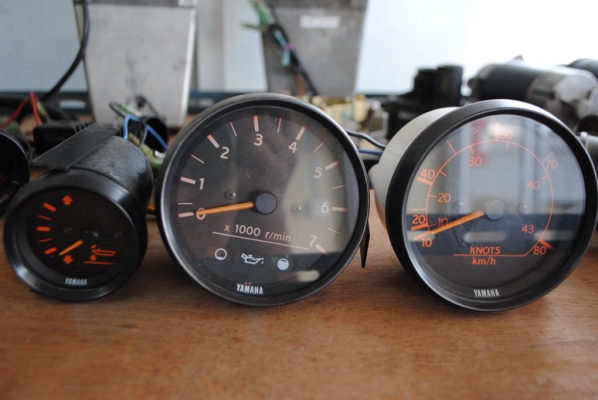 อะไหล่เครื่องเรือหลายรายการ