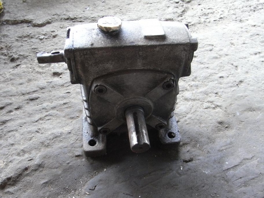 ขายชุดทดเกียร์ 20 ต่อ 1 รอบ สภาพดีใช้งานได้ แต่แกนเพลาสึก ต้องถอดออกมาทำ ขายถูกๆ