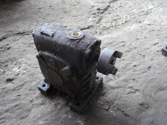 ขายชุดทดเกียร์ 20 ต่อ 1 รอบ สภาพดี พร้อมใช้งาน ไม่มีฝาปิดน้ำมัน ขายชุดทดเกียร์ 20 ต่อ 1 รอบ สภาพดี พร้อมใช้งาน ไม่มีฝาปิดน้ำมัน