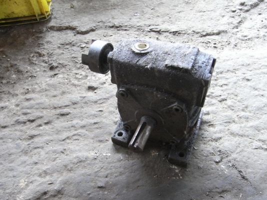 ขายชุดทดเกียร์ 20 ต่อ 1 รอบ สภาพดี พร้อมใช้งาน ไม่มีฝาปิดน้ำมัน ขายชุดทดเกียร์ 20 ต่อ 1 รอบ สภาพดี พร้อมใช้งาน ไม่มีฝาปิดน้ำมัน