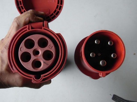 ขายหัวปลั๊กไฟขนาดใหญ่ยี่ห้อ MENNEKES สำหรับใช้ในโรงงาน สภาพสวยพร้อมใช้งาน ขายหัวปลั๊กไฟขนาดใหญ่ยี่ห้อ MENNEKES สำหรับใช้ในโรงงาน สภาพสวยพร้อมใช้งาน