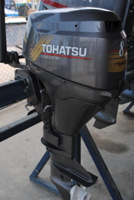 ขายเครื่องเรือTohatsu 8hp 4จังหวะ พร้อมถัง ใช้ไปแค่2ครั้ง..