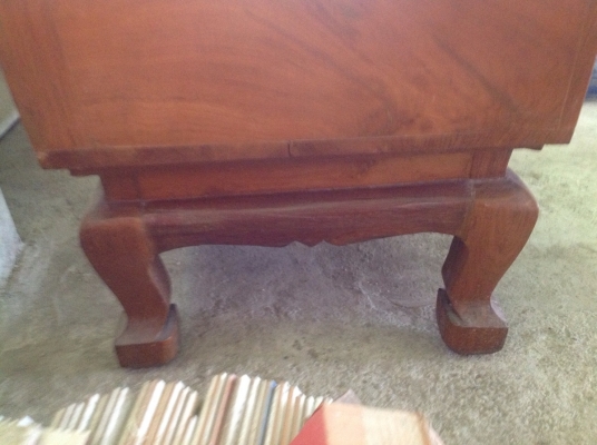 ชุดโต๊ะไม้สัก. สภาพสมบูรณ์ หนา 3 นิ้ว