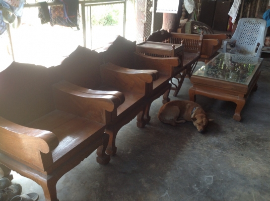 ชุดโต๊ะไม้สัก. สภาพสมบูรณ์ หนา 3 นิ้ว