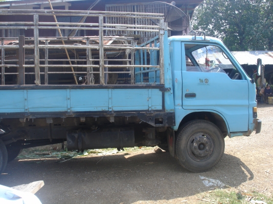 ุ6 ล้อ อีซูซุ