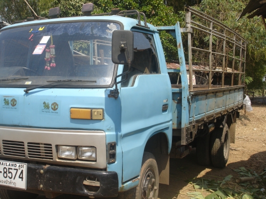 ุ6 ล้อ อีซูซุ